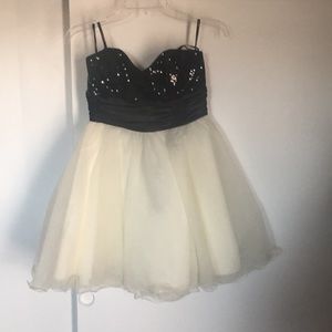 Black and white strapless dress